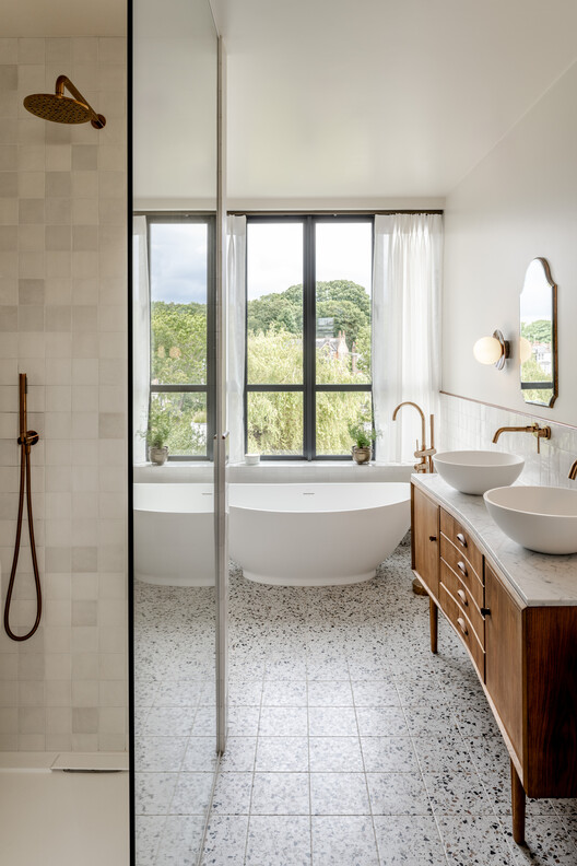 House of Panes / Matthew Giles Architects - Interior Photography, Bathroom, Lighting, Glass, Countertop