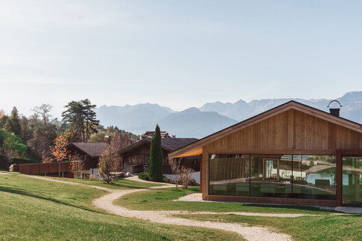Pineta Nature Resort / MICHELE SICHER ARCHITETTO Pineta Nature Resort / MICHELE SICHER ARCHITETTO - Exterior Photography