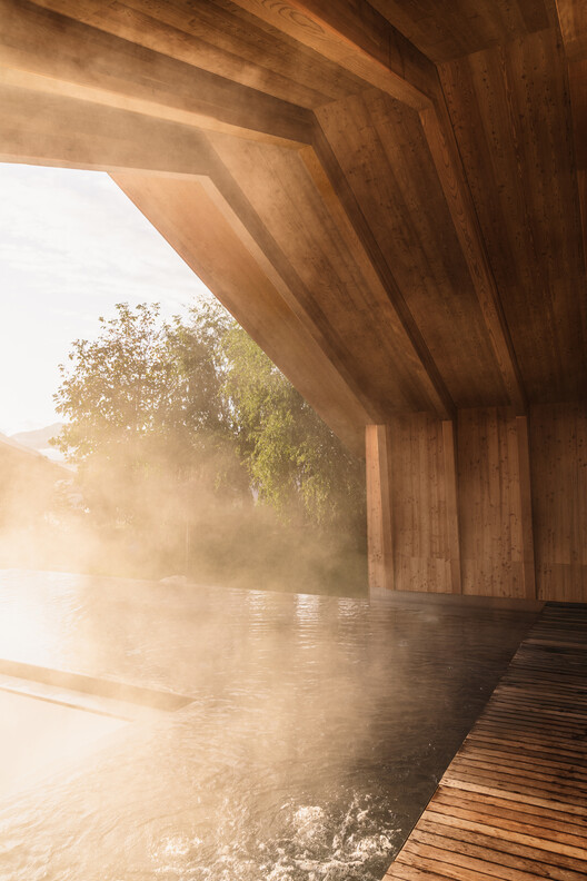 Pineta Nature Resort / MICHELE SICHER ARCHITETTO Pineta Nature Resort / MICHELE SICHER ARCHITETTO - Image 20 of 37