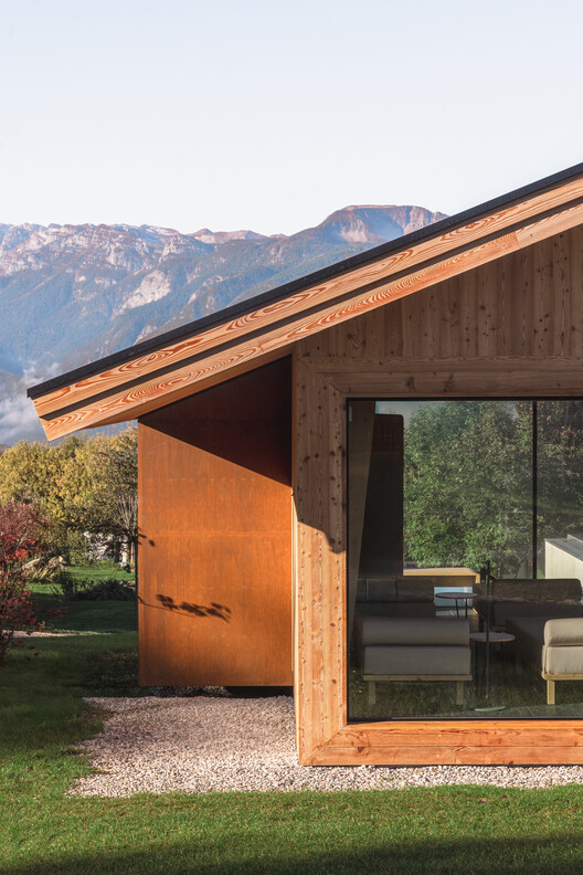 Pineta Nature Resort / MICHELE SICHER ARCHITETTO Pineta Nature Resort / MICHELE SICHER ARCHITETTO - Image 8 of 37