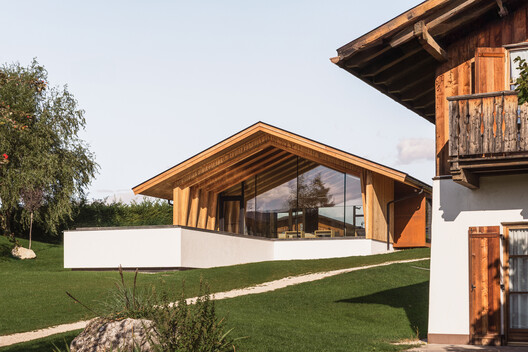 Pineta Nature Resort / MICHELE SICHER ARCHITETTO Pineta Nature Resort / MICHELE SICHER ARCHITETTO - Image 6 of 37