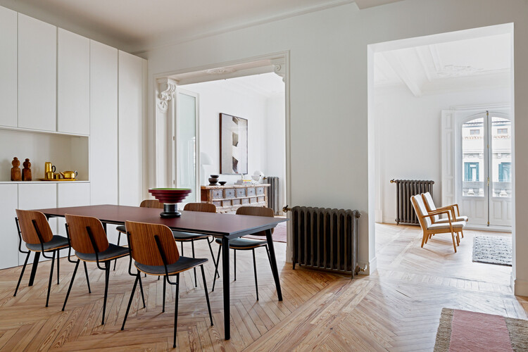Comprehensive Renovation in Sagasta II / Ábaton - Interior Photography, Dining room, Table, Wood, Chair, Lighting, Shelving