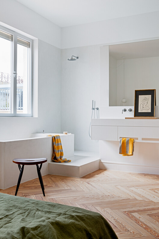 Comprehensive Renovation in Sagasta II / Ábaton Comprehensive Renovation in Sagasta II / Ábaton - Interior Photography, Wood, Lighting, Bathroom