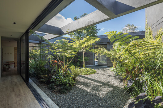 House of Courtyards / Alejandro Restrepo-Montoya Arquitectura + EstudioCentral House of Courtyards / Alejandro Restrepo-Montoya Arquitectura + EstudioCentral - Image 14 of 28