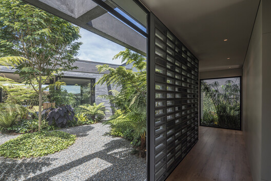 House of Courtyards / Alejandro Restrepo-Montoya Arquitectura + EstudioCentral House of Courtyards / Alejandro Restrepo-Montoya Arquitectura + EstudioCentral - Interior Photography, Garden, Courtyard