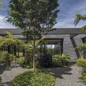Casa de los Patios / Alejandro Restrepo-Montoya Arquitectura + EstudioCentral - Fotografía exterior, Casas, Jardín