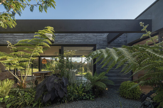 House of Courtyards / Alejandro Restrepo-Montoya Arquitectura + EstudioCentral House of Courtyards / Alejandro Restrepo-Montoya Arquitectura + EstudioCentral - Image 9 of 28