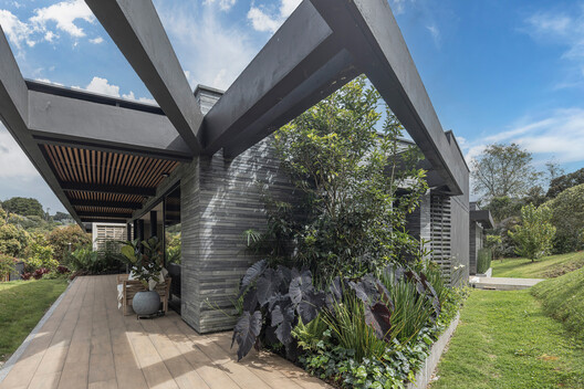 House of Courtyards / Alejandro Restrepo-Montoya Arquitectura + EstudioCentral House of Courtyards / Alejandro Restrepo-Montoya Arquitectura + EstudioCentral - Image 13 of 28