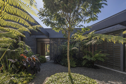 House of Courtyards / Alejandro Restrepo-Montoya Arquitectura + EstudioCentral House of Courtyards / Alejandro Restrepo-Montoya Arquitectura + EstudioCentral - Image 5 of 28
