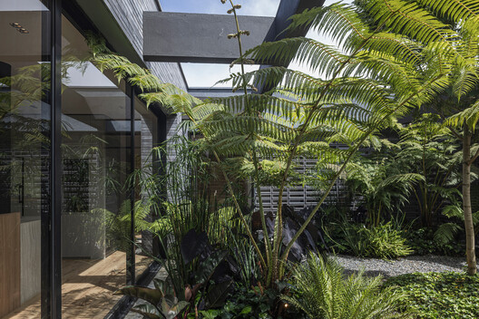 House of Courtyards / Alejandro Restrepo-Montoya Arquitectura + EstudioCentral House of Courtyards / Alejandro Restrepo-Montoya Arquitectura + EstudioCentral - Image 11 of 28