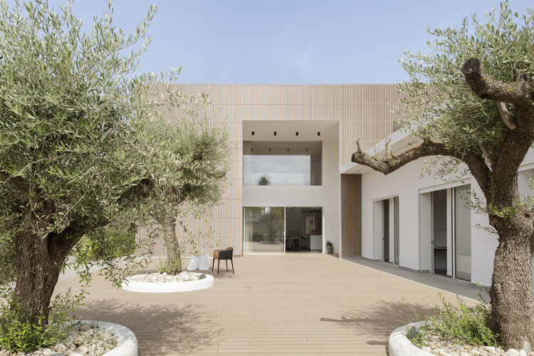 Casa J / Hulot - Fotografía exterior, Casas, Patio interior