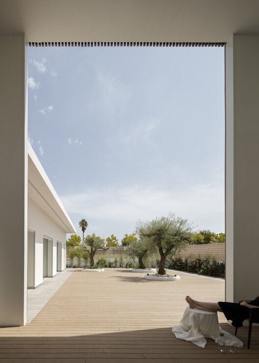Casa J / Hulot Casa J / Hulot - Imagen 5 de 17