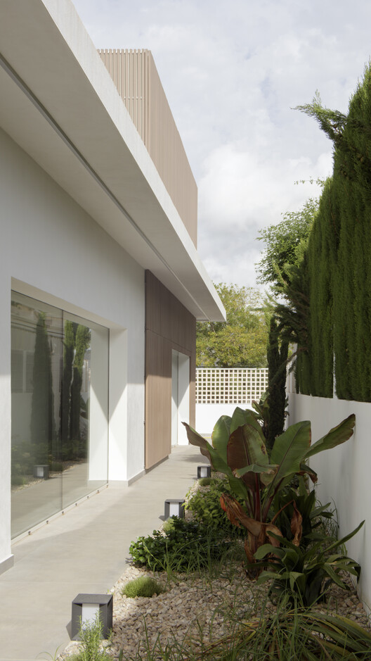 Casa J / Hulot Casa J / Hulot - Imagen 9 de 17