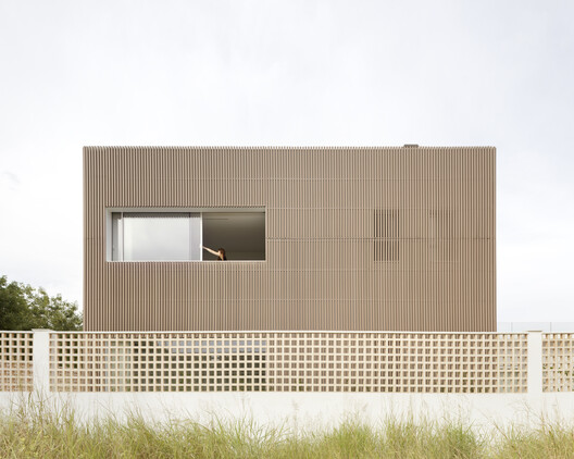 Casa J / Hulot Casa J / Hulot - Fotografía exterior