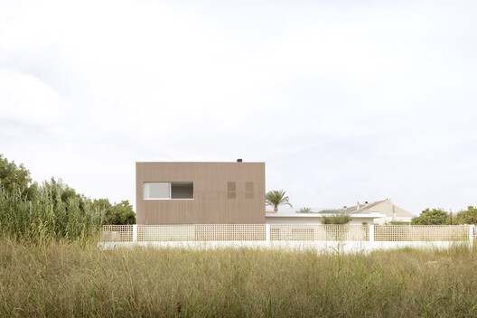 Casa J / Hulot Casa J / Hulot - Imagen 3 de 17