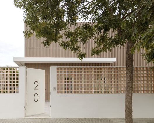 Casa J / Hulot Casa J / Hulot - Fotografía exterior