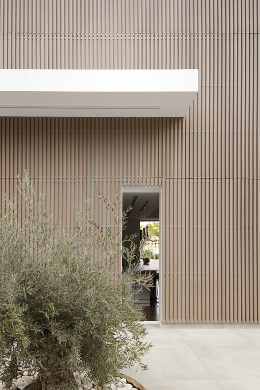 Casa J / Hulot Casa J / Hulot - Fotografía exterior