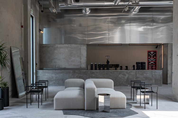 Koncrete Space / shell+core - Coffee Shop Interiors