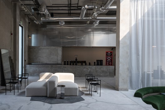 Koncrete Space / shell+core - Interior Photography, Living Room, Chair