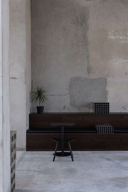 Koncrete Space / shell+core - Interior Photography, Concrete