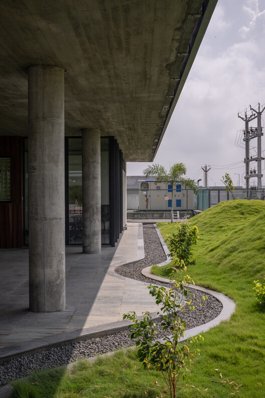 JASH  Factory  / KSM Architecture - Image 9 of 21