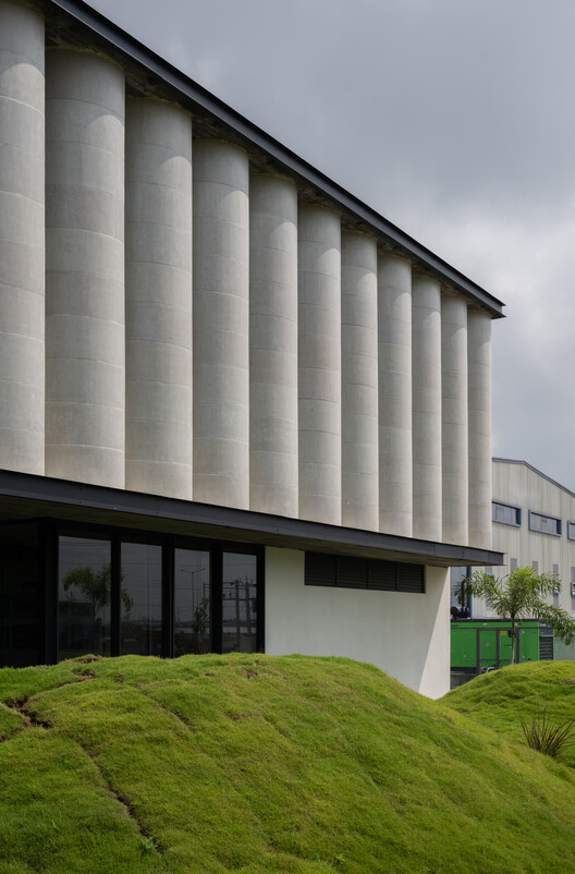 JASH  Factory  / KSM Architecture - Image 7 of 21