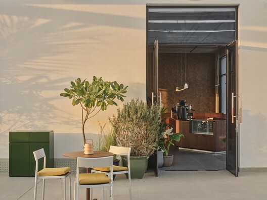 The Grove Al Ain / shell+core - Interior Photography, Chair