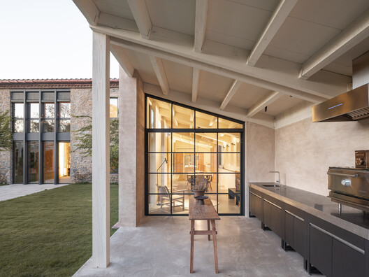 House 2302 / Nordest Arquitectura - Interior Photography, Door, Beam, Courtyard