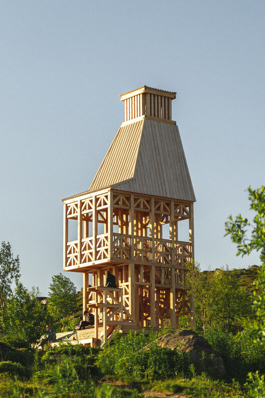 Kola Bay Lighthouse Viewpoint / Evgeny Makarenko’s Timber Architecture Workshop - Image 2 of 29