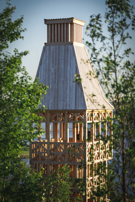 Kola Bay Lighthouse Viewpoint / Evgeny Makarenko’s Timber Architecture Workshop - Image 4 of 29