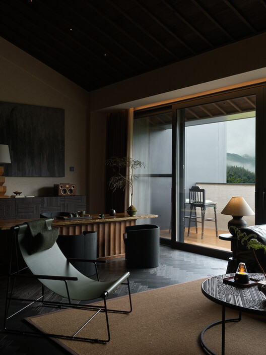Yunxi Valley · Zhouluo / Shuimuyan Space Design - Interior Photography, Table, Lighting, Chair, Glass