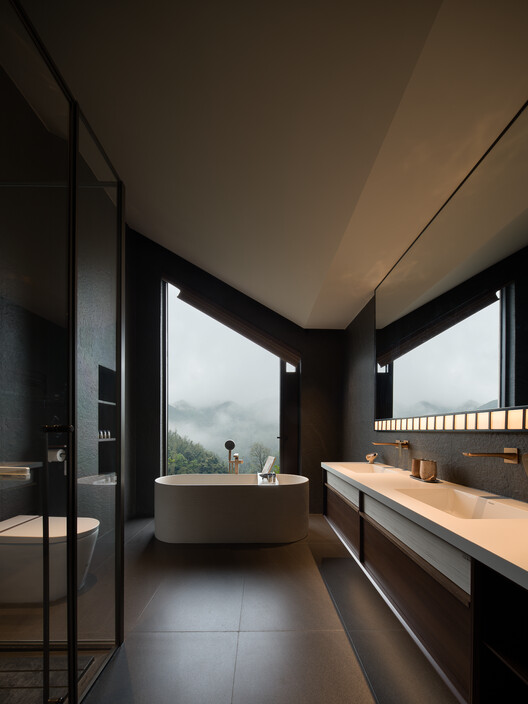 Yunxi Valley · Zhouluo / Shuimuyan Space Design - Interior Photography, Bathroom, Bathtub, Sink