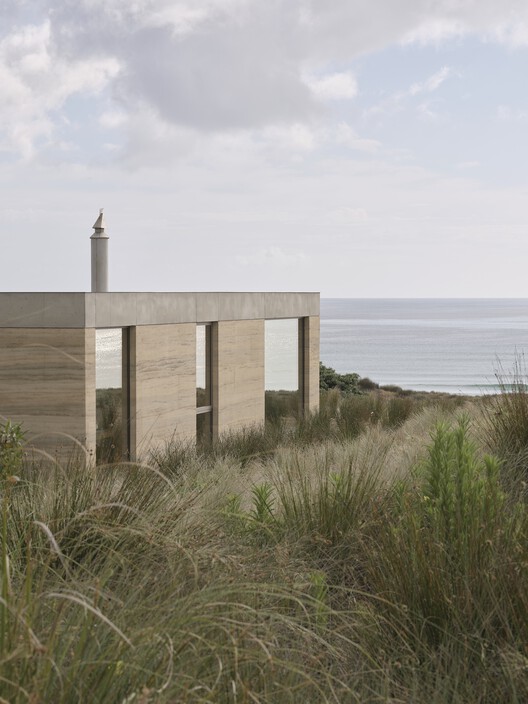 Double Courtyard House / Roberts Gray Architects Double Courtyard House / Roberts Gray Architects - Image 7 of 27