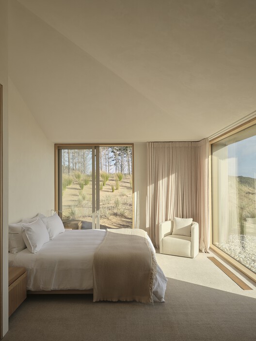 Double Courtyard House / Roberts Gray Architects Double Courtyard House / Roberts Gray Architects - Interior Photography, Bedroom