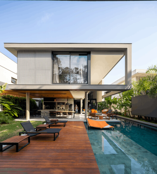 Casa C21 / Raiz Arquitetura - Figura 2 de 21
