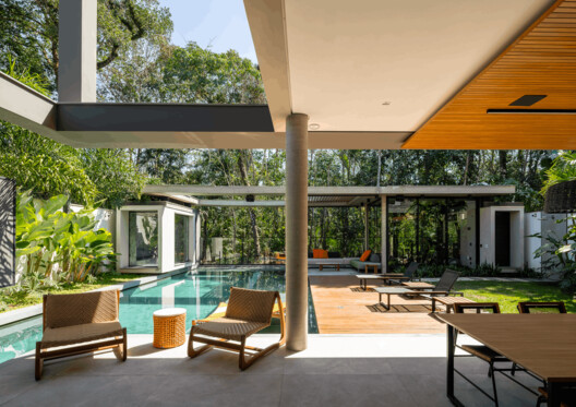 C21 Residence / Raiz Arquitetura C21 Residence / Raiz Arquitetura - Interior Photography, Living Room, Garden, Courtyard