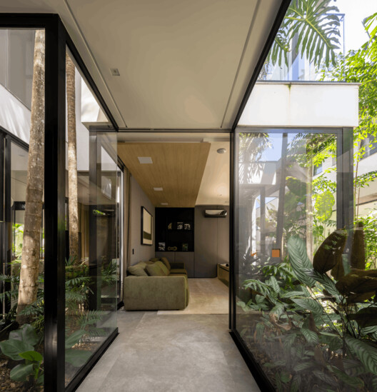 C21 Residence / Raiz Arquitetura C21 Residence / Raiz Arquitetura - Interior Photography, Courtyard