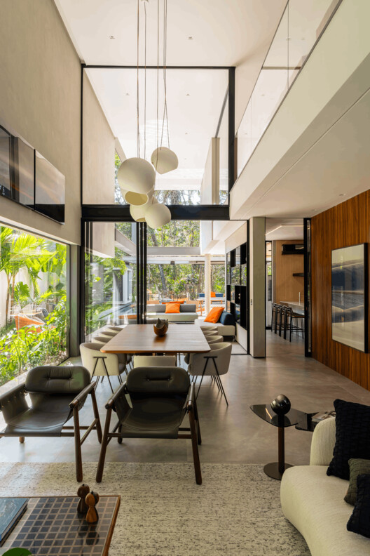 C21 Residence / Raiz Arquitetura C21 Residence / Raiz Arquitetura - Interior Photography, Dining room, Table, Chair