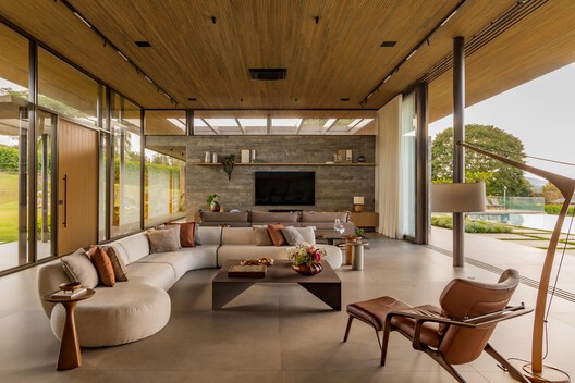 KH House / NGSTUDIO KH House / NGSTUDIO - Interior Photography, Living Room, Chair