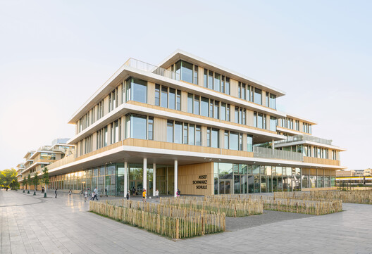 Josef-Schwarz School / Behnisch Architekten - Exterior Photography