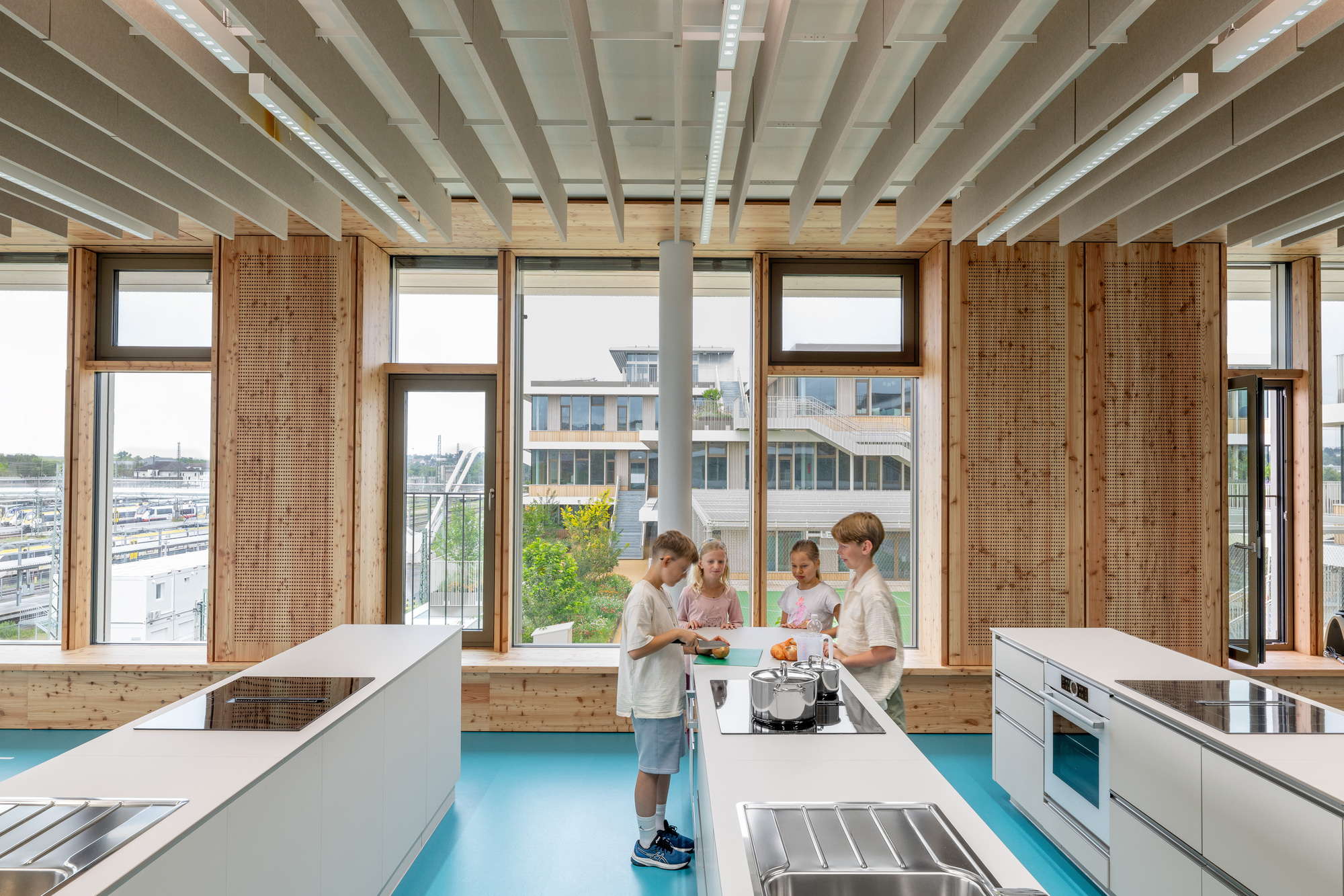 Gallery of Josef-Schwarz School / Behnisch Architekten - 10