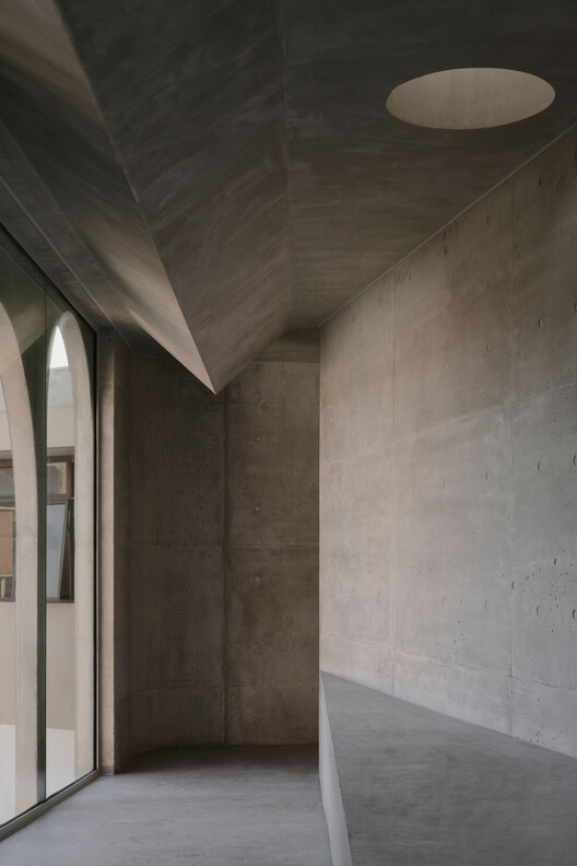 Gallery For A Tree "Flyover" Marcellin College  / Farrell Wray Architects - Image 15 of 38