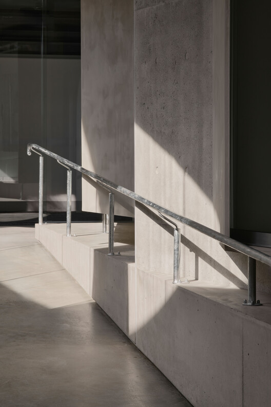 Gallery For A Tree "Flyover" Marcellin College  / Farrell Wray Architects - Image 23 of 38
