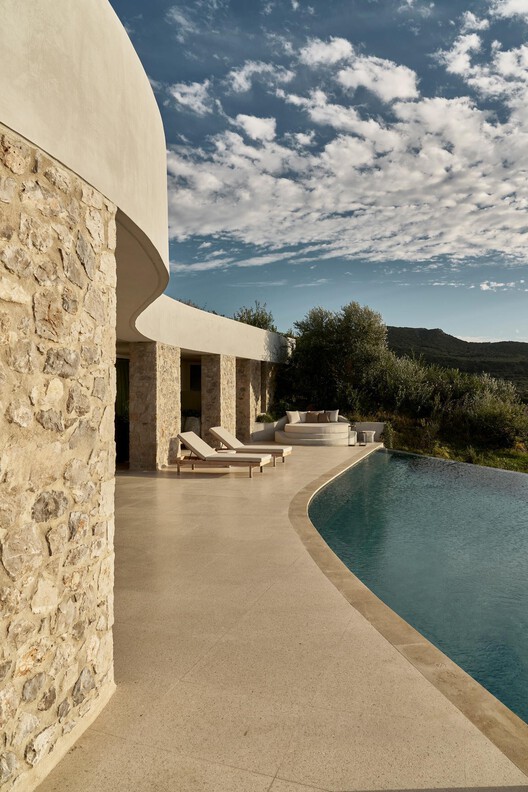 Mandarin Oriental Costa Navarino / A.N. Tombazis & Associates Architects + K-Studio Mandarin Oriental Costa Navarino / A.N. Tombazis & Associates Architects + K-Studio - Image 3 of 23