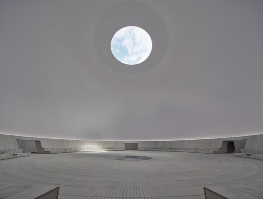 As Seen Below – The Dome, a Skyspace / James Turrell + SHL - Image 2 of 20