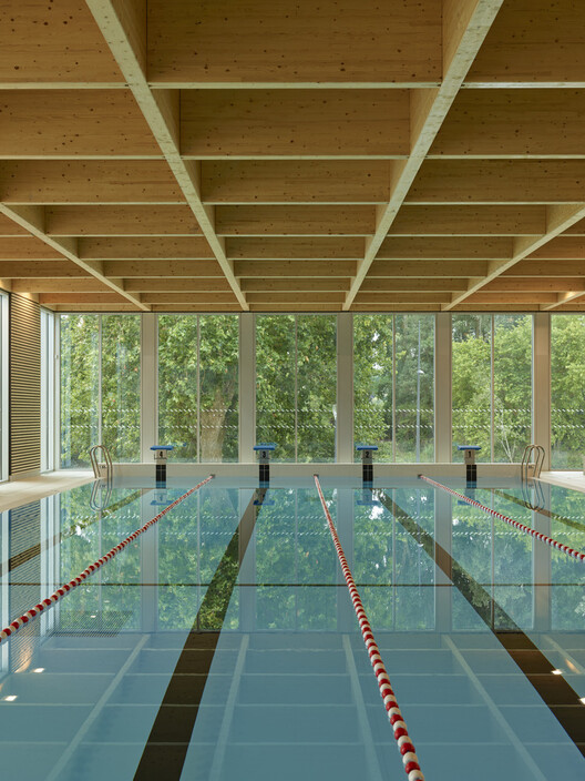 The Shape of Water: 20 Aquatic Centers Building Collective Landscapes The Shape of Water: 20 Aquatic Centers Building Collective Landscapes - Image 37 of 40