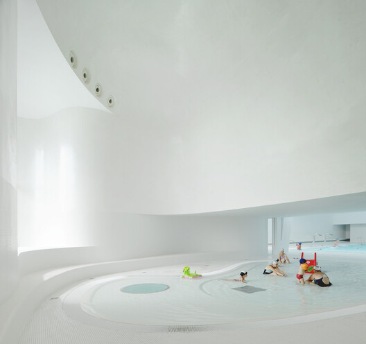 The Shape of Water: 20 Aquatic Centers Building Collective Landscapes The Shape of Water: 20 Aquatic Centers Building Collective Landscapes - Image 25 of 40
