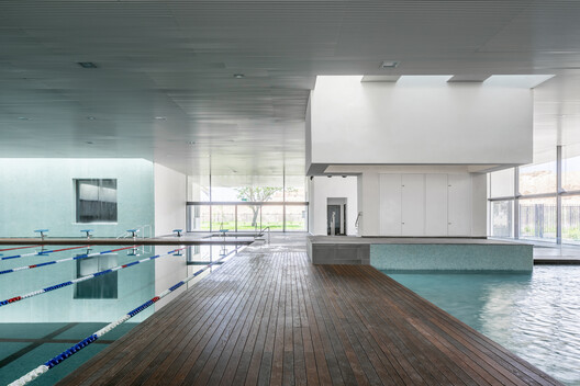 The Shape of Water: 20 Aquatic Centers Building Collective Landscapes The Shape of Water: 20 Aquatic Centers Building Collective Landscapes - Image 21 of 40