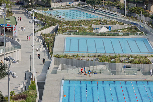 The Shape of Water: 20 Aquatic Centers Building Collective Landscapes The Shape of Water: 20 Aquatic Centers Building Collective Landscapes - Image 31 of 40