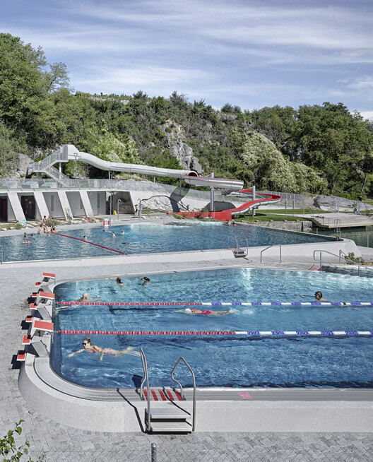 The Shape of Water: 20 Aquatic Centers Building Collective Landscapes The Shape of Water: 20 Aquatic Centers Building Collective Landscapes - Image 29 of 40